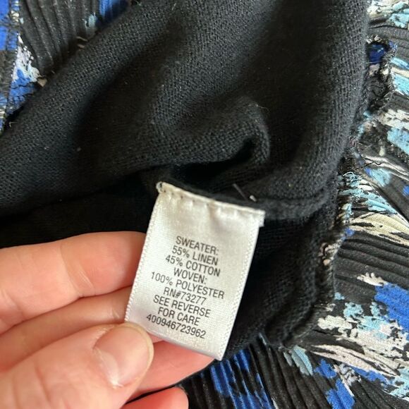 Elle Linen Blend Black Sweater With Blue Floral Ruffle Hem sz XL - Picture 7 of 7